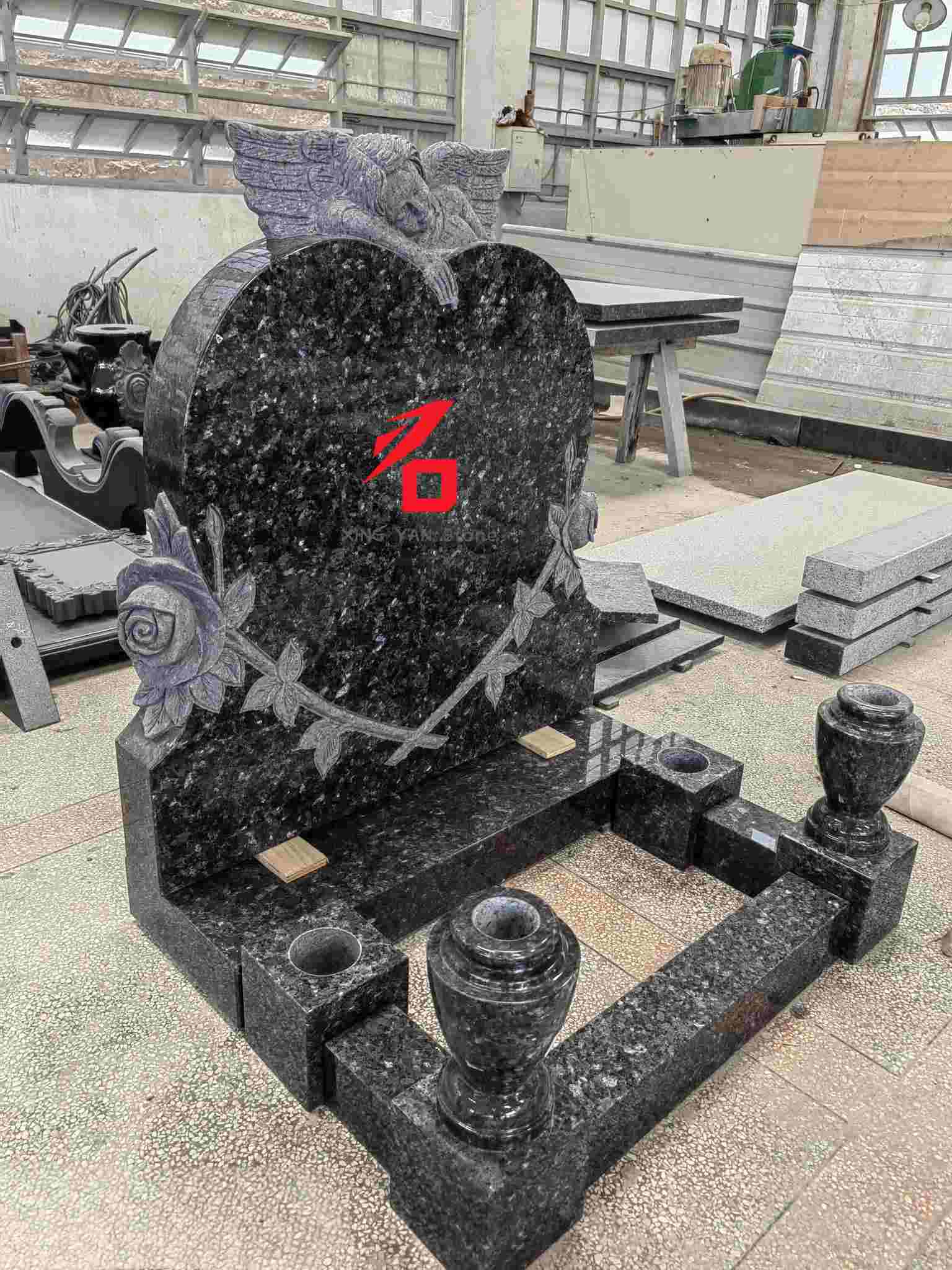 Sinise pärli graniidist südamekujuline ingli mälestuskivi