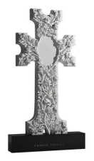 Graniidist must monument hauakivi